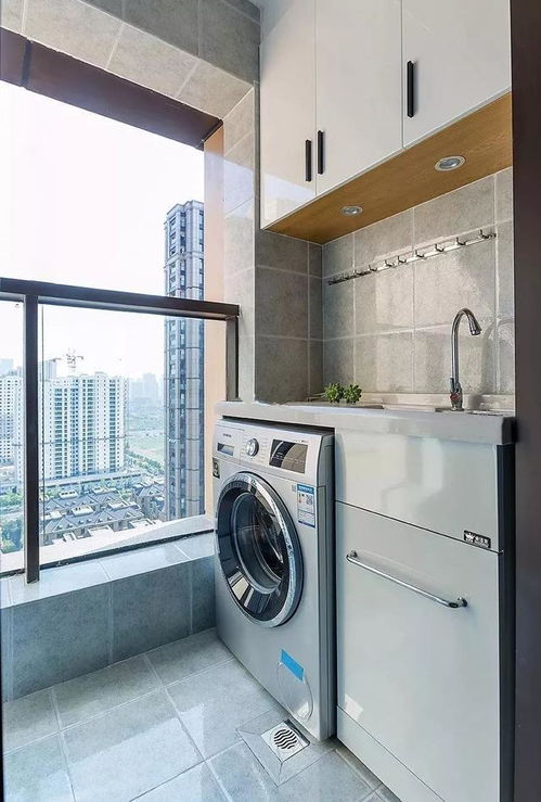 陽(yáng)臺(tái)地面磚鋪設(shè)美學(xué)與耐用之道，兼顧共享洗衣機(jī)區(qū)域?qū)嵱迷O(shè)計(jì)